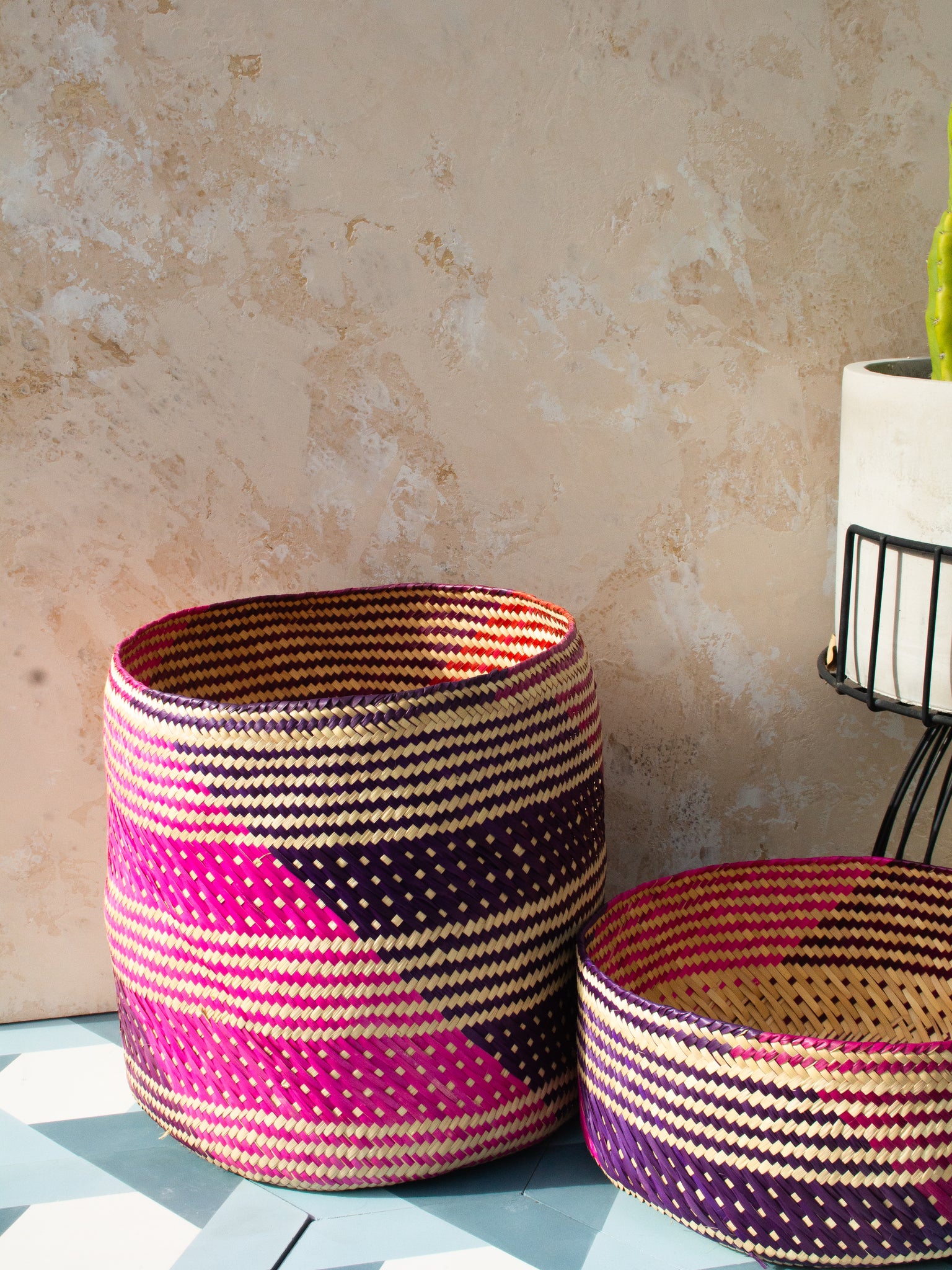 Big Belly Lidded Canasta Storage Basket- Morado y Natural MEDIUM